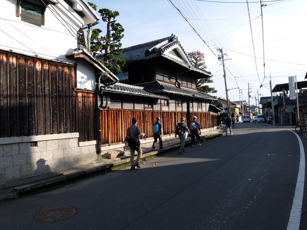 第25回山背古道とことんウォーキング 城陽市・井手町・木津川市 木津川市役所またはJR城陽駅東口 ※)お茶の京都DMOより