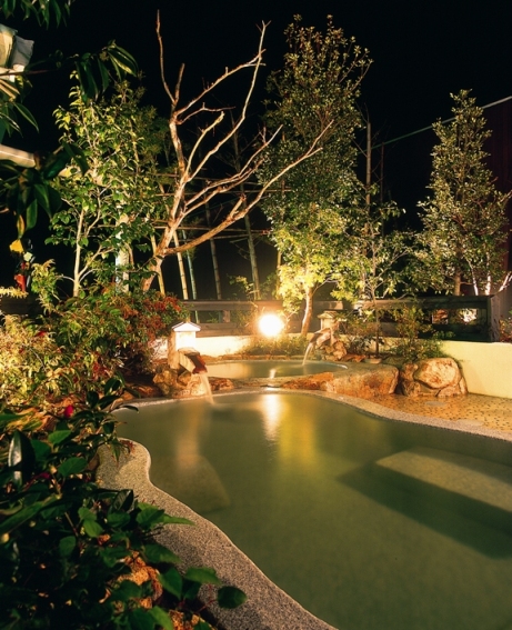 夜のるり渓温泉露天風呂