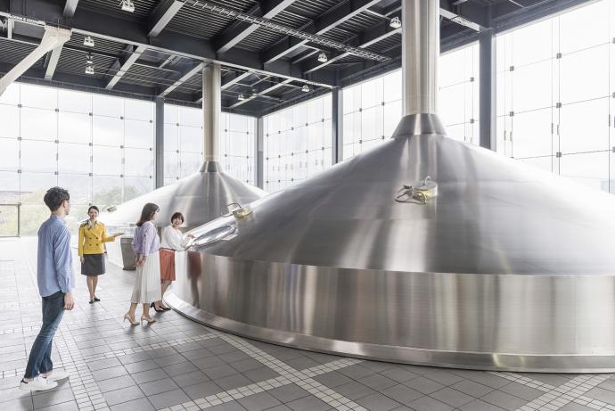 サントリー株式会社京都工場の見学風景