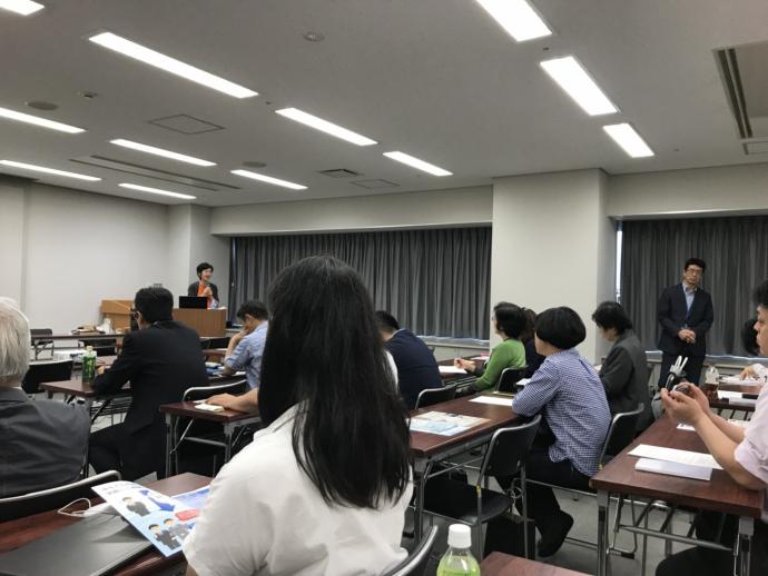 写真：勉強会の様子