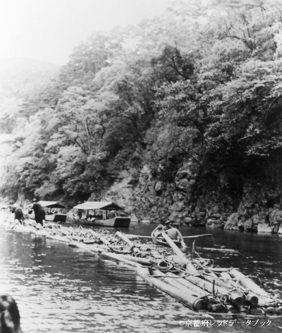 写真2　筏流し。保津峡。1935年頃。
