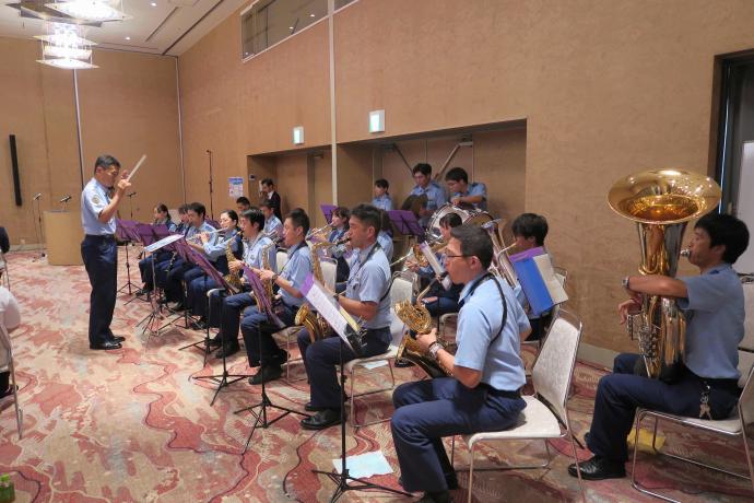 府警音楽隊による圧巻の演奏