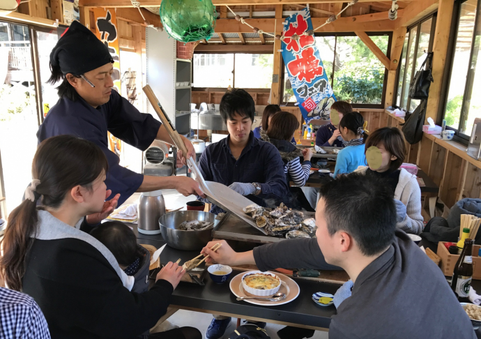 風蘭の館かき小屋内