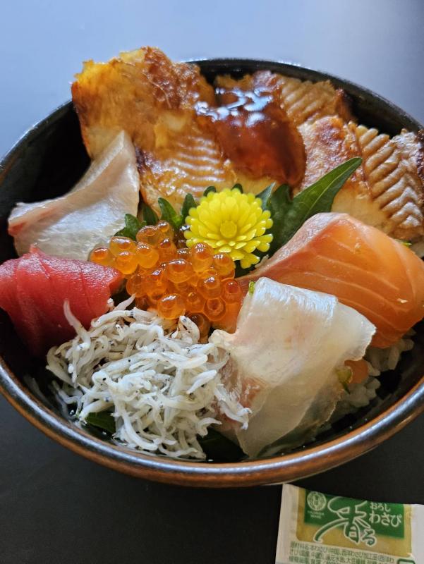やまいち海鮮丼