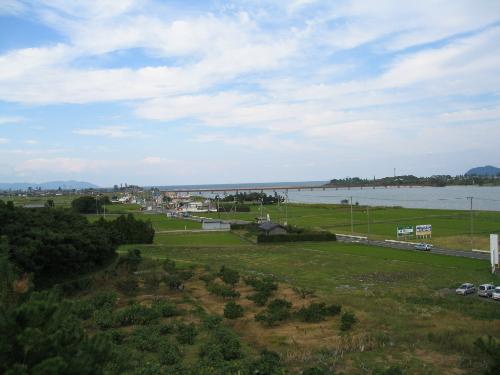 もみじ公園から見たKTRと由良川
