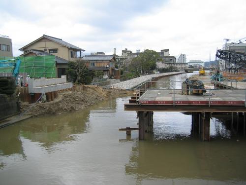 工事中の中橋