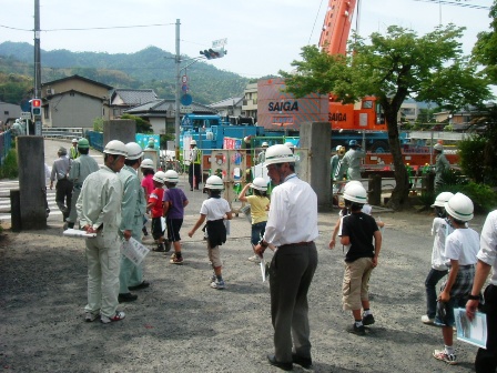 工事現場へ移動