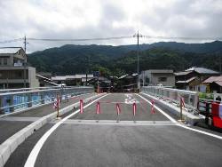 左岸側から京口橋を望む
