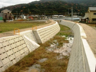 新しい滝馬川2