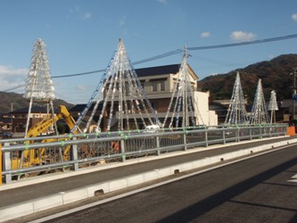 京口橋のイルミネーションの昼間の様子