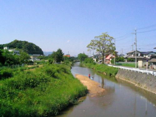 以前の京口水位の観測所付近（松原橋からKTR方面をのぞむ）