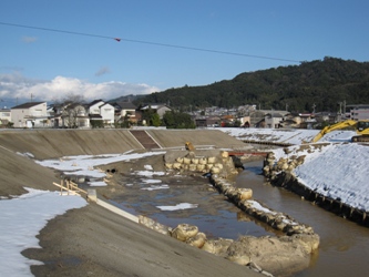 福田橋下流のわんど予定地の工事の様子