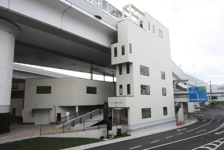 西山天王山駅（高速バスストップ）