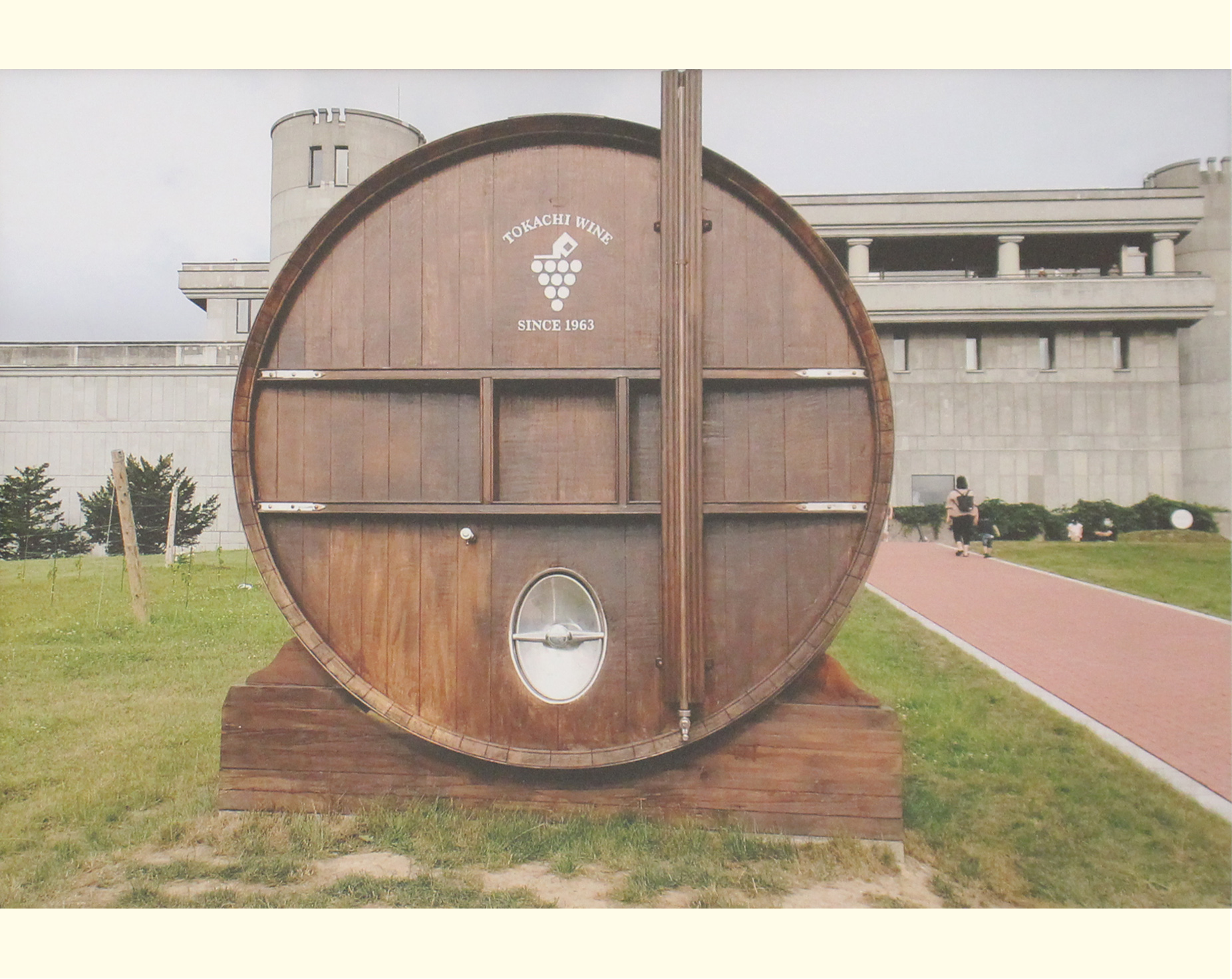 写11 ワイン城の樽