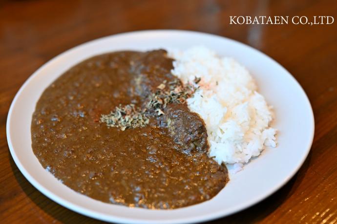 ほうじ茶を使用した鴨スパイスキーマカレー
