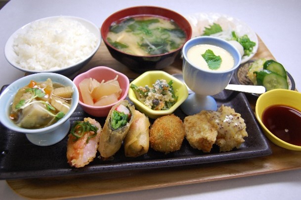 串徳の定食